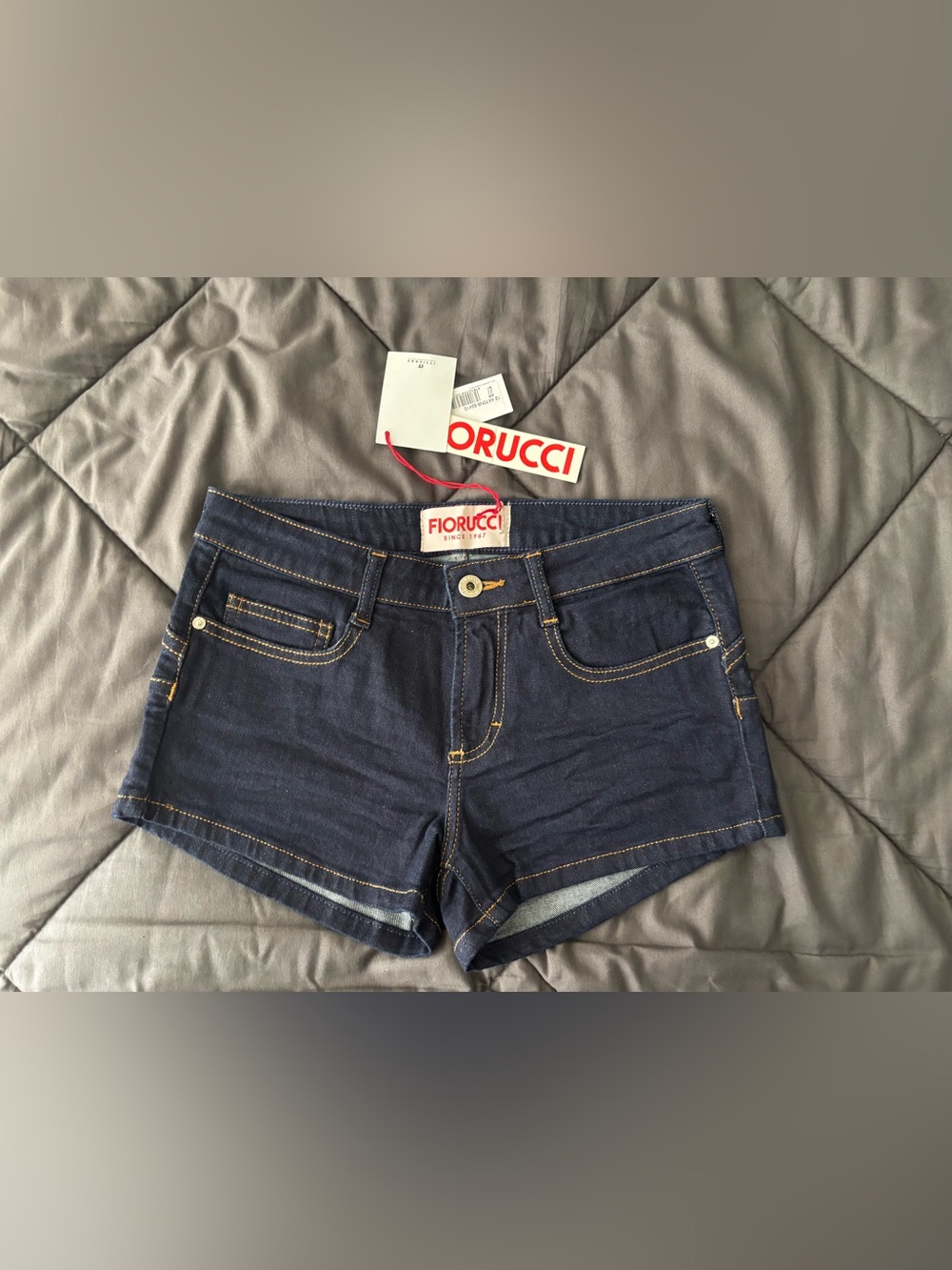 FIORUCCI / Naomi Campbell Denim Hot Pants NWT Size 27, 24